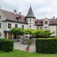Отель Hotel Schloss Brunnegg в городе Кройцлинген, Швейцария