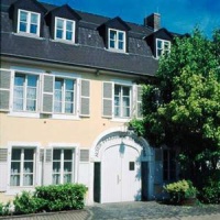 Отель Altes Pfarrhaus Beaumarais в городе Саарлуис, Германия