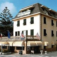 Отель Hotel Zia Piera в городе Кьявари, Италия