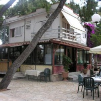 Отель Vasilios Marinos Rooms в городе Коринф, Греция
