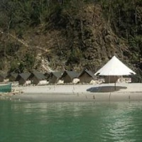 Отель Alaknanda River Adventure Camp Byasi Tents в городе Lansdowne, Индия