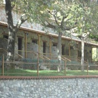 Отель Faraggi Guesthouse в городе Rogoi, Греция