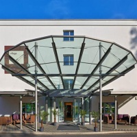 Отель Apart Hotel operated by Hilton в городе Опфикон, Швейцария