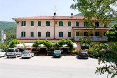 Отель Albergo Ristorante Sterlina в городе Кастильоне-дей-Пеполи, Италия