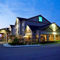 Отель Quality Inn & Suites Petawawa в городе Петавава, Канада