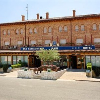 Отель Hotel Jakue в городе Пуэнте-ла-Рейна, Испания