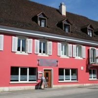 Отель Hotel-Rotisserie La Tour Rouge в городе Делемон, Швейцария
