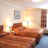 Отель Aurora Park Inn & Suites в городе Досон-Крик, Канада