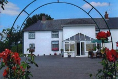 Отель Grove Farm House в городе Иништиг, Ирландия