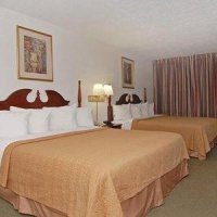 Отель Quality Inn & Suites Hendersonville в городе Хендерсонвилл, США
