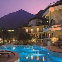 Отель Hotel Royal Village в городе Лимоне-суль-Гарда, Италия