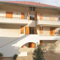 Отель Appartamenti Pino Italico в городе Кастильончелло, Италия