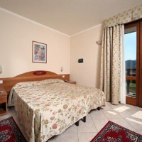Отель Hotel Residence La Pertica в городе Тремозине, Италия