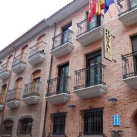 Отель Hostal Complutense Alcala de Henares в городе Алькала-де-Энарес, Испания