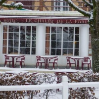 Отель Le Chalet de la Foret в городе Вьерзон, Франция