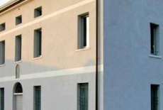 Отель Corte Mondina в городе Гацольдо-дельй-ипполити, Италия