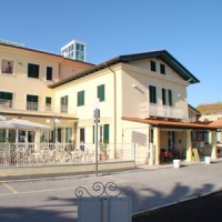 Отель Albergo Butterfly в городе Виареджо, Италия