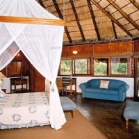 Отель Shayamoya Game & Fishing Lodge в городе Понгола, Южная Африка