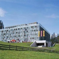 Отель Cube Biberwier Lermoos в городе Бибервир, Австрия