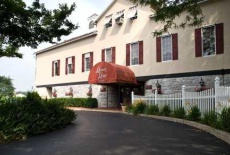 Отель Quality Inn and Suites Lantern Lodge в городе Майерстаун, США