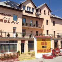 Отель Pension Relax Cafe в городе Рымнику-Вылча, Румыния