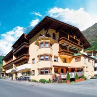 Отель Alpenresidenz Ballunspitze Wellness- & Kinderhotel в городе Гальтюр, Австрия