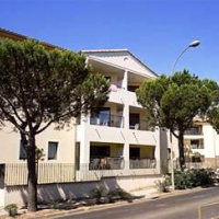 Отель Eurogroup Residence Le Mas des Oliviers в городе Юзес, Франция