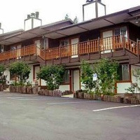 Отель Bavarian Lodge Ski & Tennis Resort в городе Биг Бэар Лейк, США