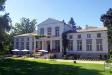 Отель Dwor w Podstolicach в городе Некля, Польша
