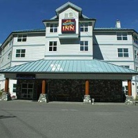 Отель Quarterdeck Inn & Marina Resort в городе Порт-Харди, Канада