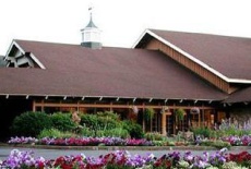 Отель Village Green Resort в городе Кресуэлл, США