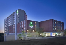 Отель Holiday Inn Express Hotel & Suites Austin Downtown в городе Остин, США