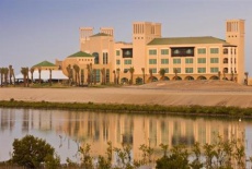 Отель DESERT ISLANDS RESORT & SPA BY ANANTARA Al Ruwais в городе Джебель-Данна, ОАЭ