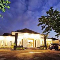 Отель Giri Hotel Lombok в городе Матарам, Индонезия