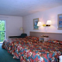 Отель Dutch Lake Motel & Campground в городе Клируотер, Канада