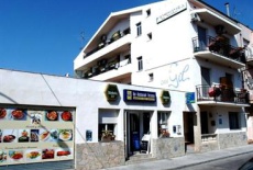 Отель Pension Can Gil Pineda de Mar в городе Пинеда-де-Мар, Испания