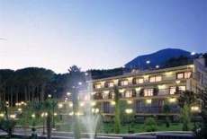 Отель Hotel Parco Vesevus в городе Боскотреказе, Италия