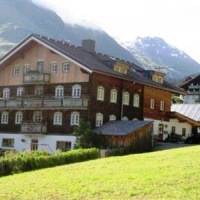 Отель Haus Ursula в городе Кальс-ам-Гросглокнер, Австрия