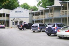 Отель Town House Motor Inn в городе Онеонта, США