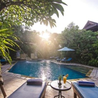 Отель Sri Phala Resort & Villa в городе Санур, Индонезия