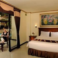 Отель Yusro Hotel Restaurant & Convention в городе Моджокерто, Индонезия