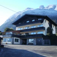Отель Pension St Nikolaus Golling an der Salzach в городе Голлинг-на-Зальцахе, Австрия