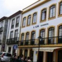 Отель Pensao Residencial a Ilha в городе Ангра-ду-Эроишму, Португалия