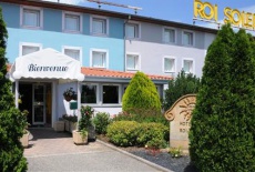 Отель Roi Soleil Hotel Strasbourg Mundolsheim в городе Мюндолшем, Франция