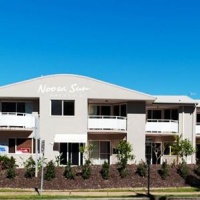 Отель Noosa Sun Motel & Holiday Apartments в городе Нузавилл, Австралия
