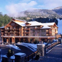 Отель Legends Hotel Whistler в городе Уистлер, Канада