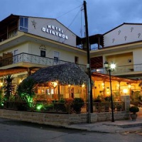 Отель Hotel Olynthos в городе Неа-Мудания, Греция