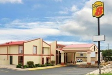 Отель Super 8 Kerrville TX в городе Керрвилл, США