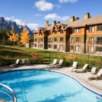 Отель The Resort at Canmore Banff в городе Канмор, Канада