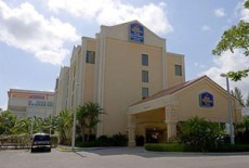 Отель BEST WESTERN Kendall Hotel & Suites в городе Кендейл Лейкс, США